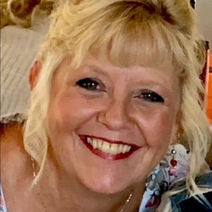 Meet your Posher, Angela